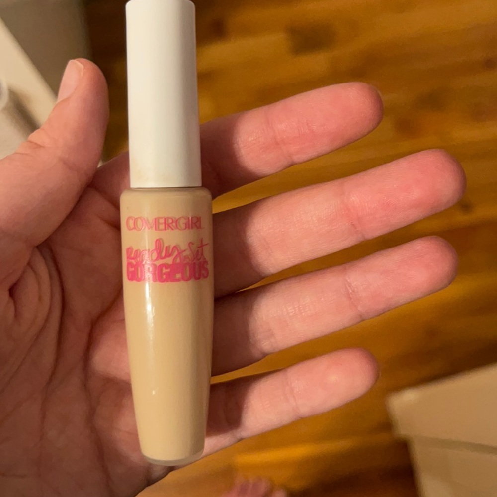 COVERGIRL CONCEALER